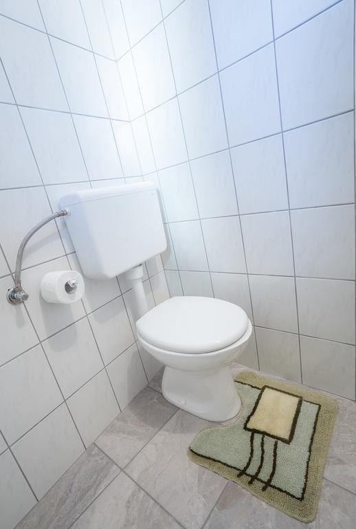 1A Adventure Hostel 勒什 外观 照片
