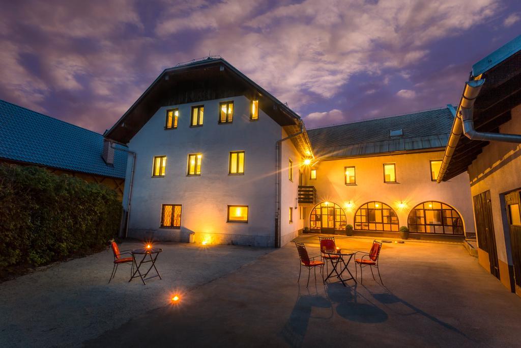 1A Adventure Hostel 勒什 外观 照片